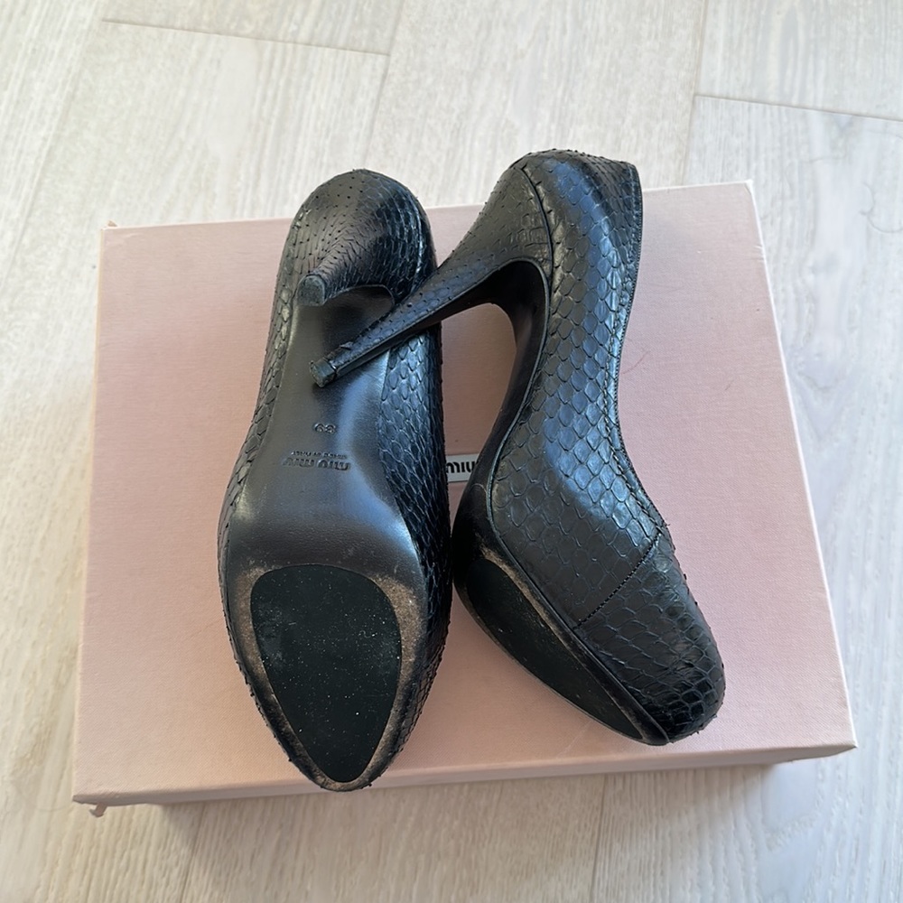 Black Python Effect Pumps - image 4